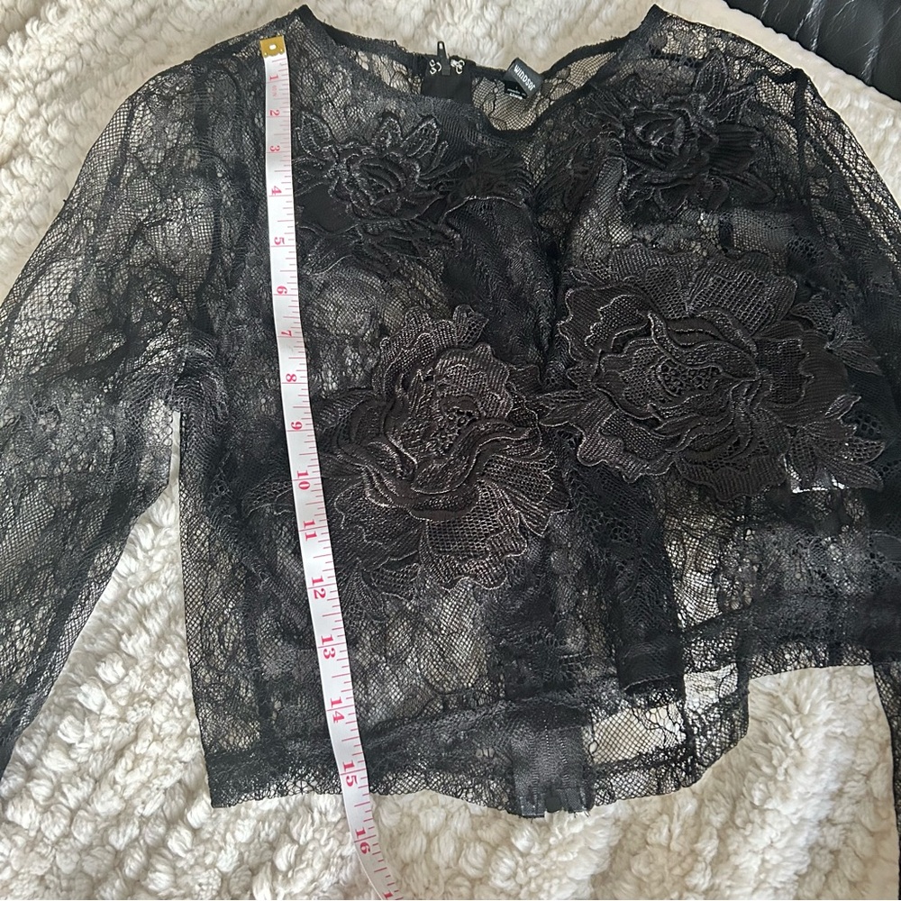 Black Lace Floral Crop Top - Picture 7 of 10